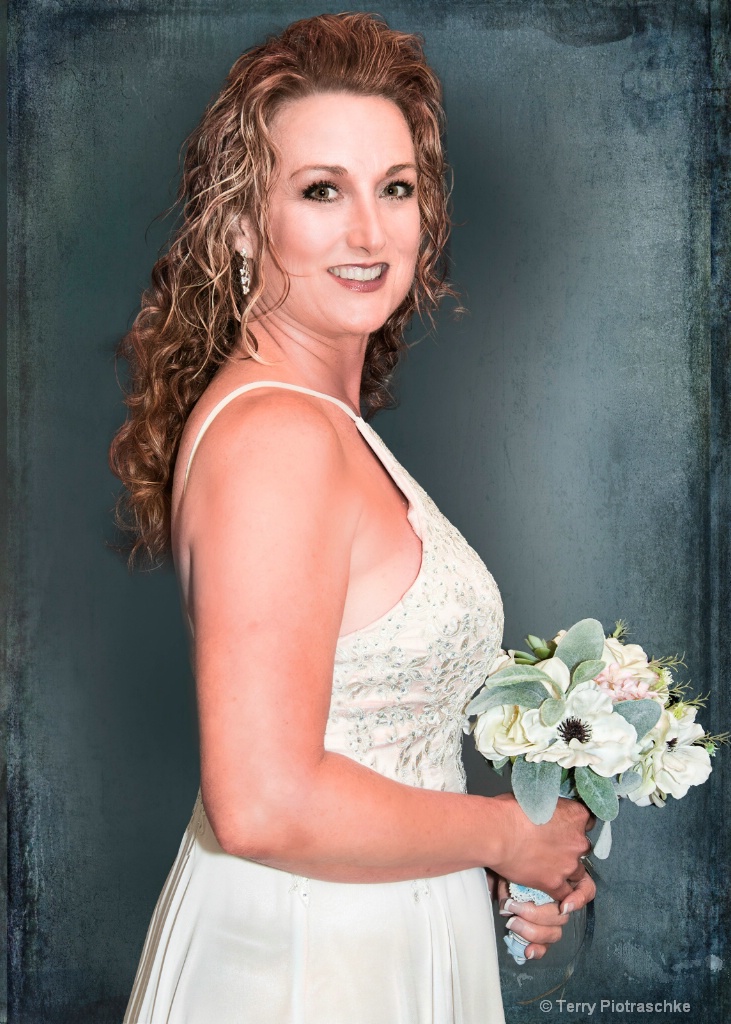 Bride - ID: 15636024 © Terry Piotraschke