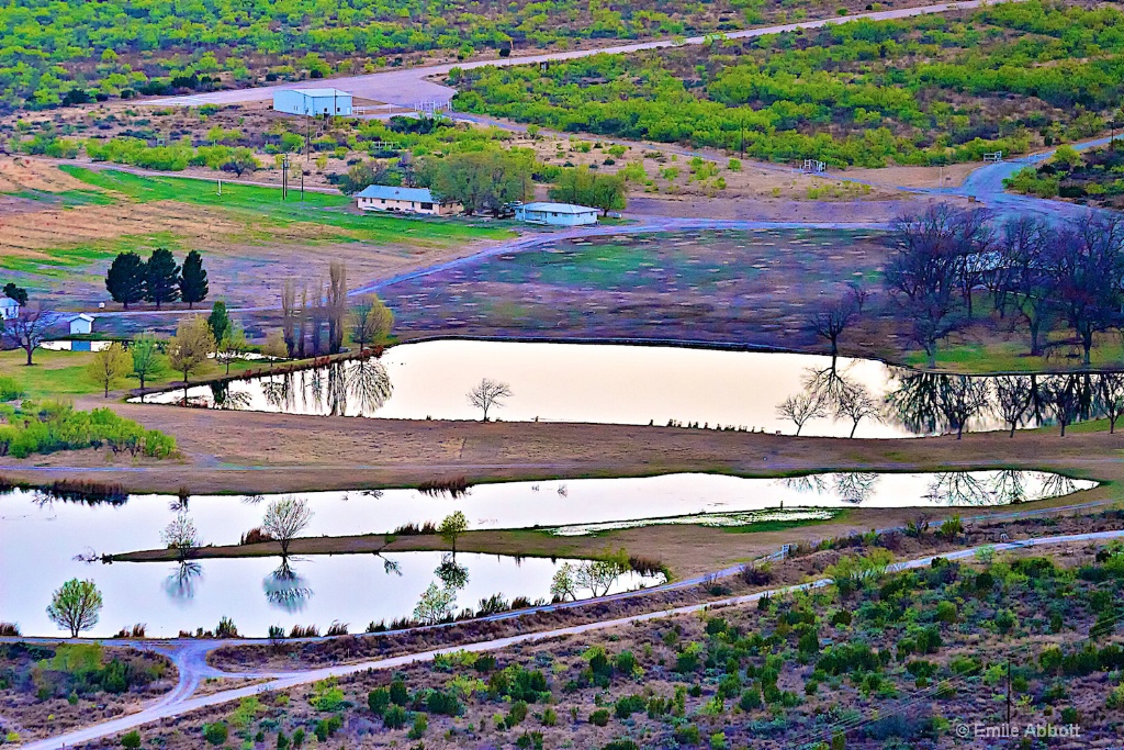 Oasis in West Texas - ID: 15650155 © Emile Abbott