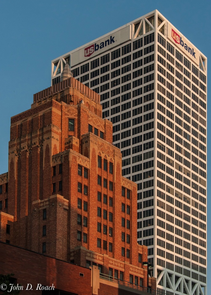 The Old vs. New Architecture - ID: 15650515 © John D. Roach