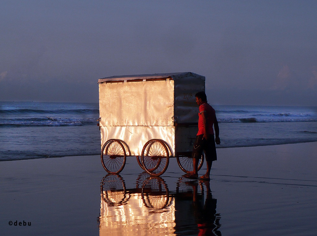 Cyclo van for wash in the sea beach