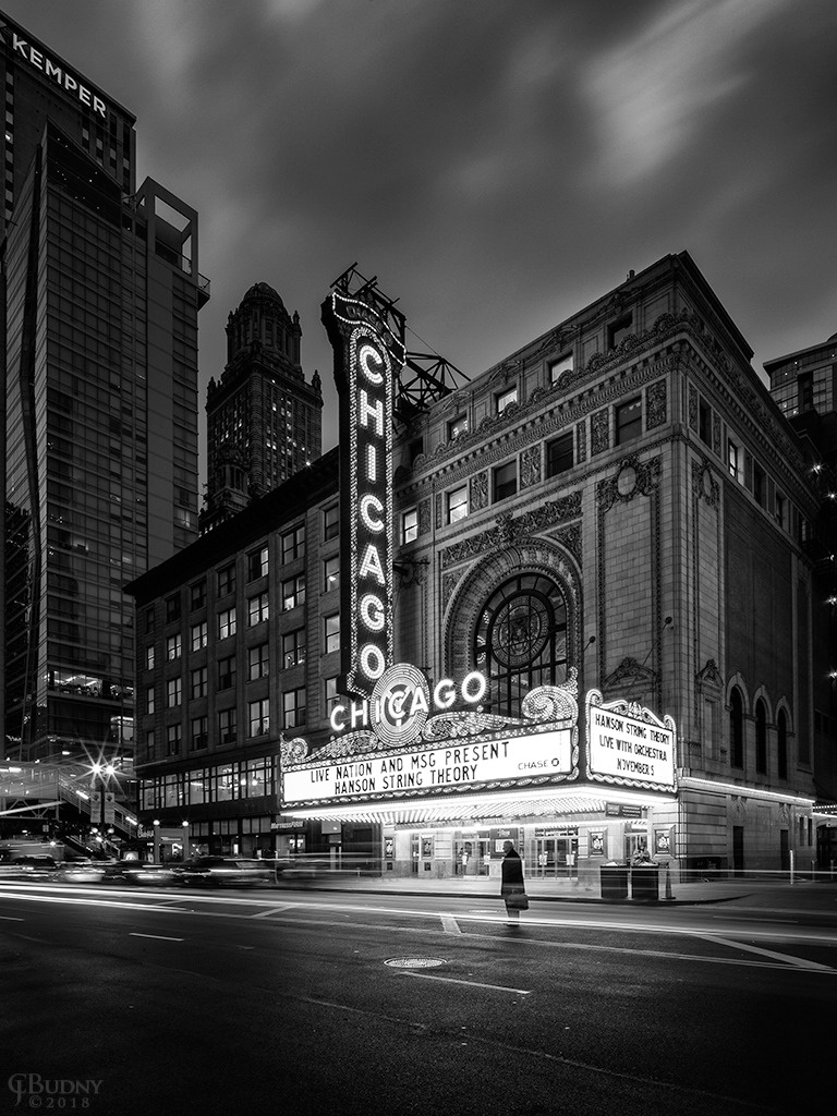 Leaving the Theater - ID: 15661745 © Chris Budny