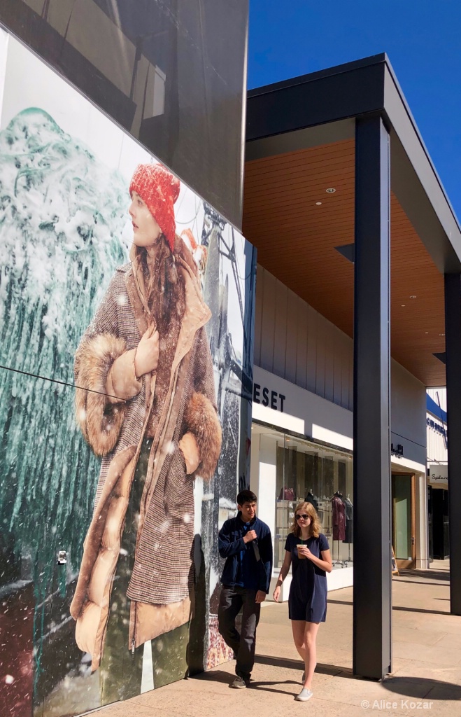Larger than Life - ID: 15664299 © Alice Kozar