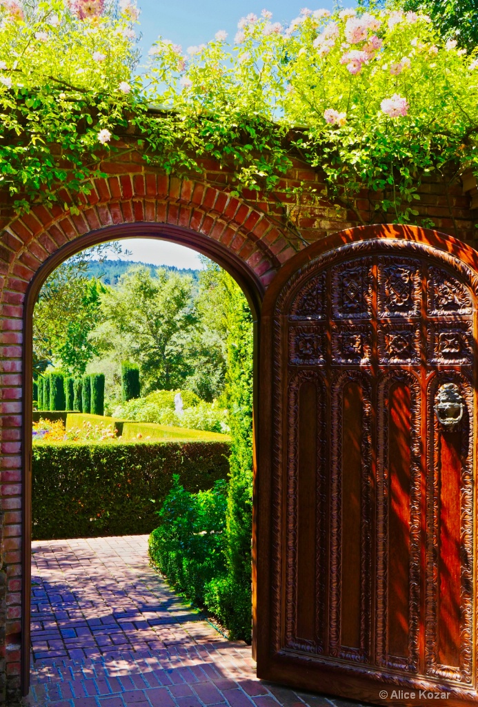 "Secret" garden - ID: 15665531 © Alice Kozar
