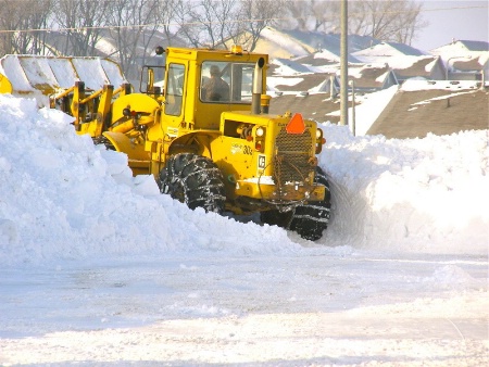 BIG SNOW SHOVEL