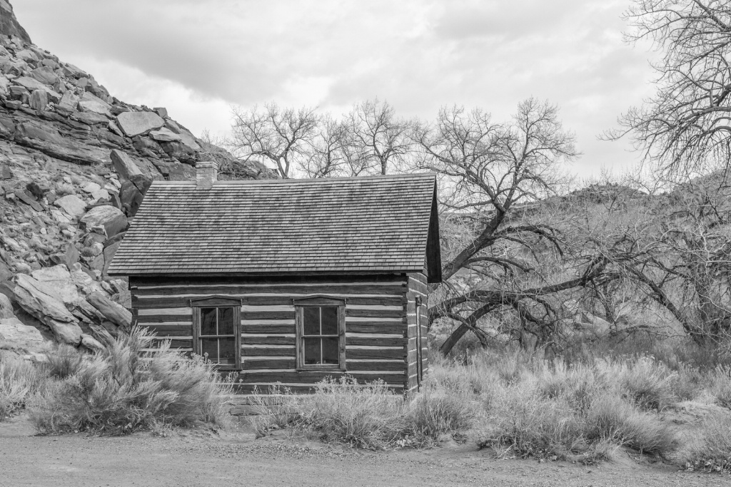 cabin in the desert 