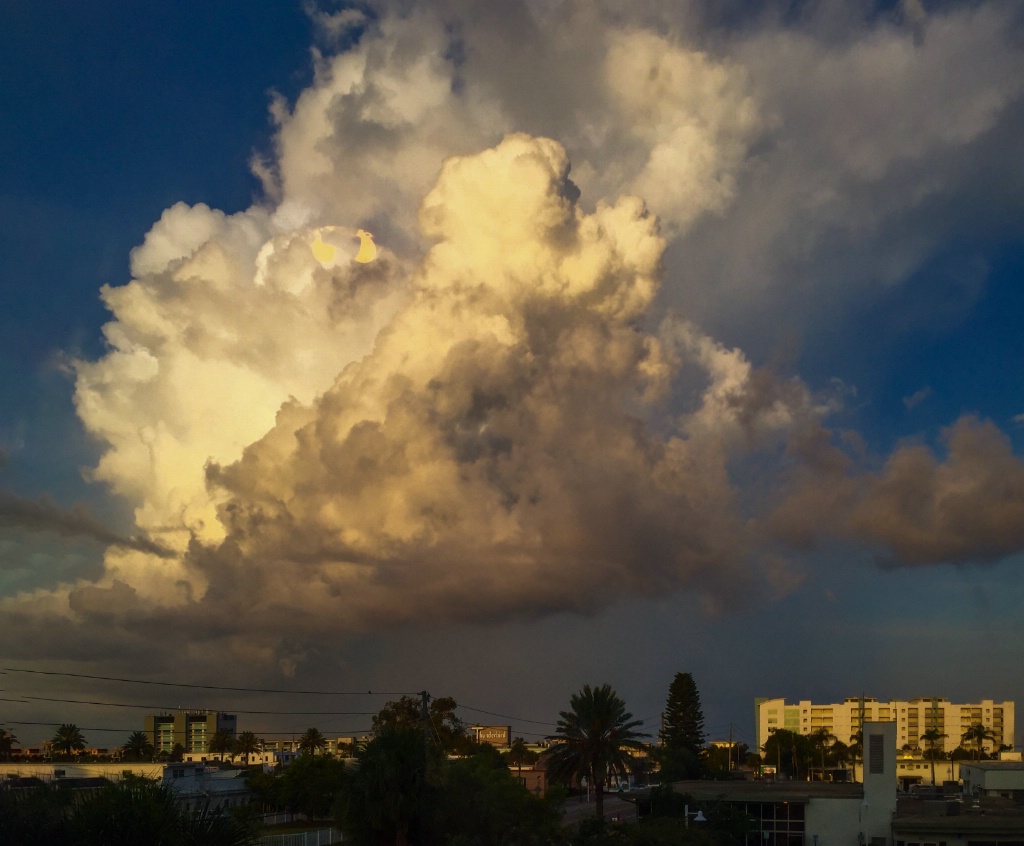 Summer cloud. Image by Dick Caldwell - ID: 15668609 © Gloria Matyszyk