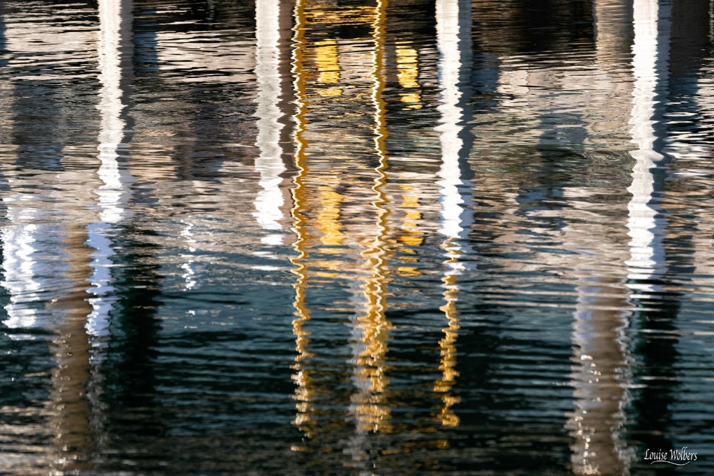Harbour Reflection 1 - ID: 15672898 © Louise Wolbers