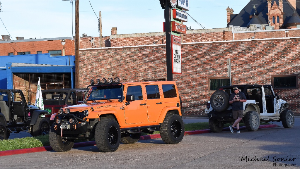 Jeep meet at burger joint