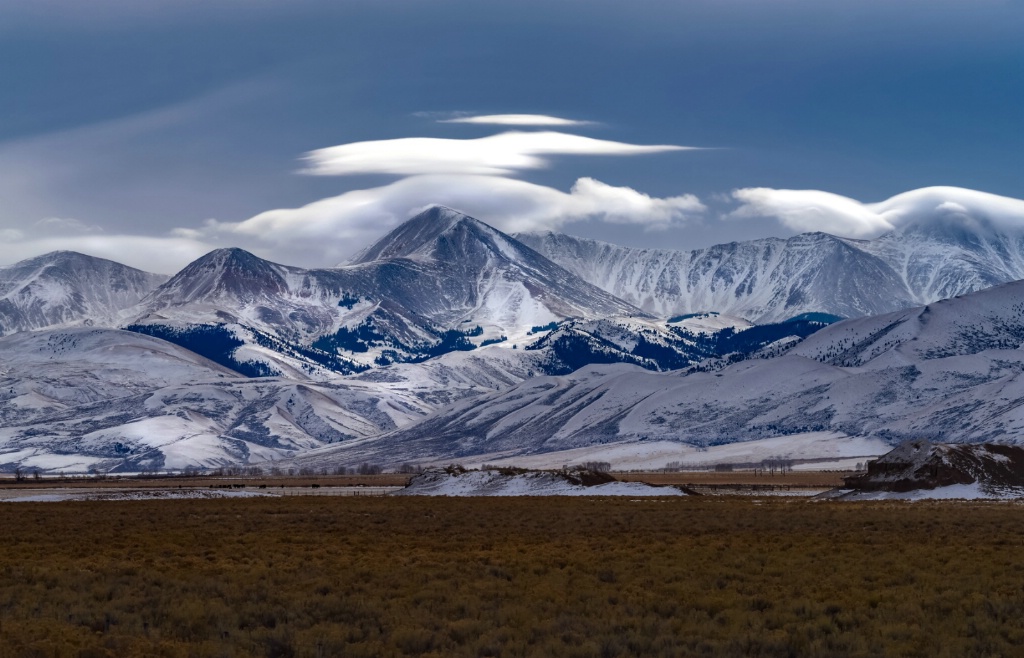 Montana mountain scene 