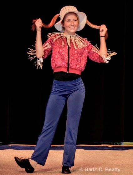 Alexis Ponx as Scarecrow 