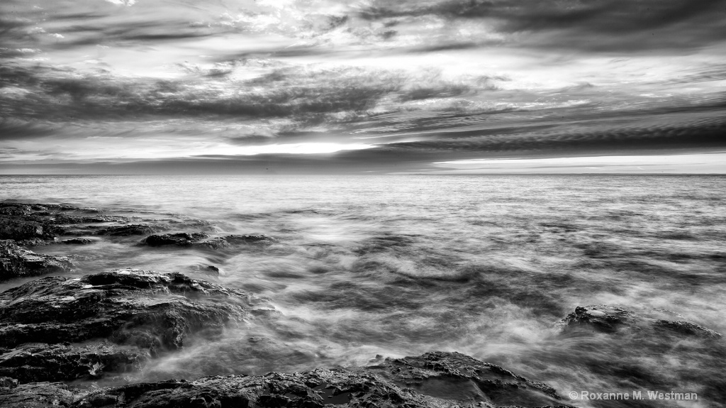 Unsettled waters Lake Superior - ID: 15713752 © Roxanne M. Westman