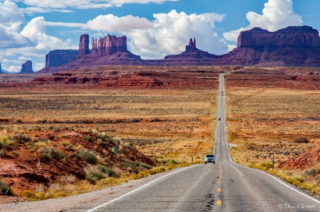 Road to Monument Valley